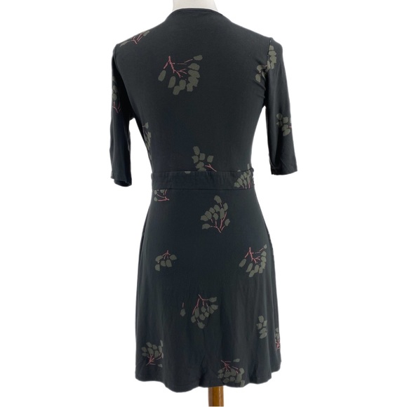 Boden Gray Leaf Print Three Quarter Sleeve Mini Dress - Picture 5 of 7